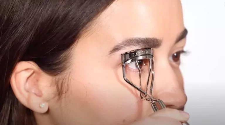 eyelash curler