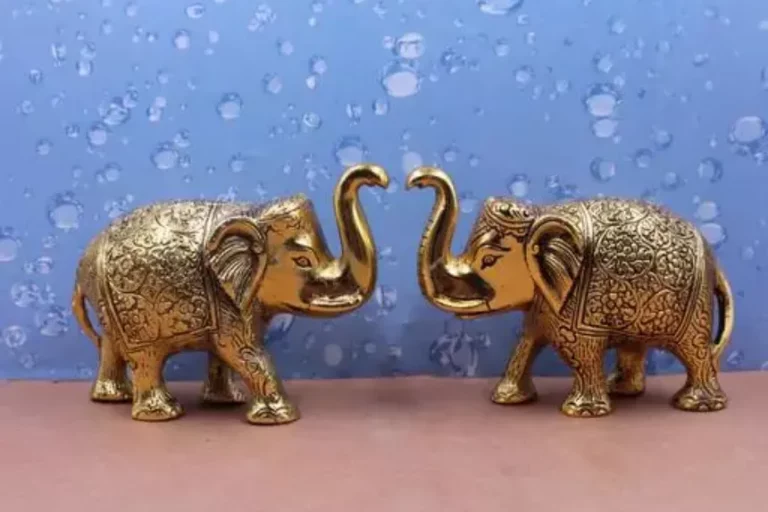 elephant figurines
