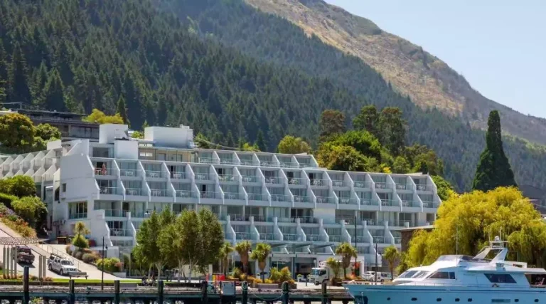 Hotels in Queenstown