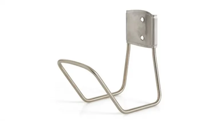 Garden hose hanger