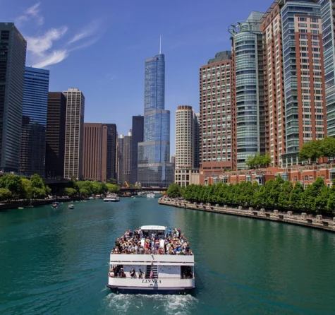 Chicago River 45-Minute Architecture Tour from Magnificent Mile