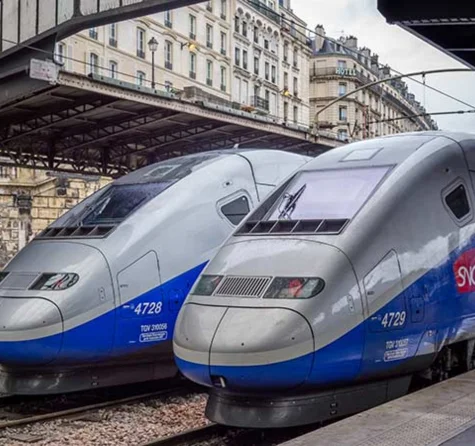 _London → Disneyland Paris (via Marne-la-Vallée) Price from €55.00 (One Way)