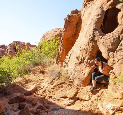 Valley of Fire Guided Hike from Las Vegas