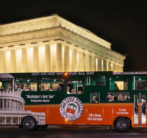 Washington DC Monuments by Moonlight Tour by Trolley