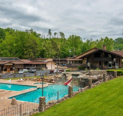 Brookside Lodge Gatlinburg – On the River