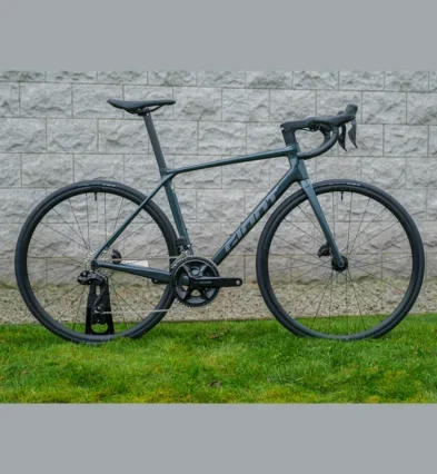Giant TCR Advanced 1 2025 – Road Bike