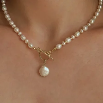 Vintage Pearl pendant necklace